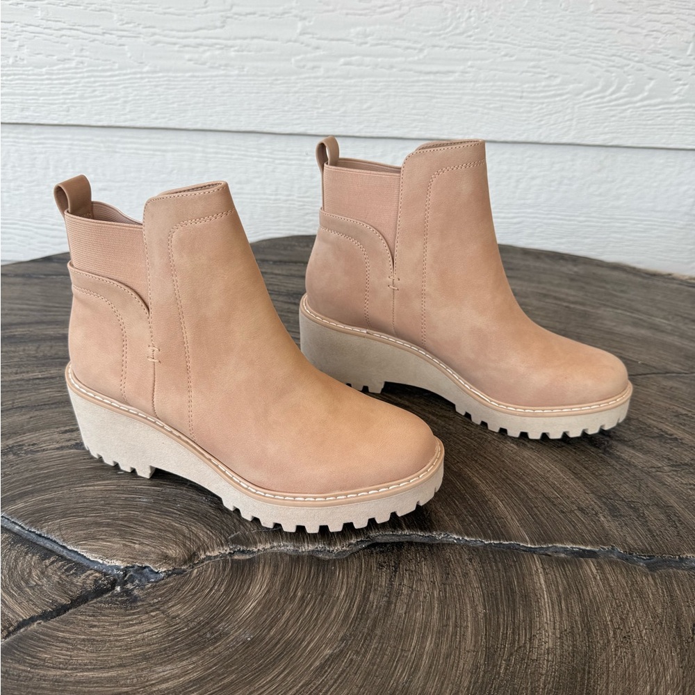 DV Dolce Vita Women's Tan Ankle Boots Size 7.5M